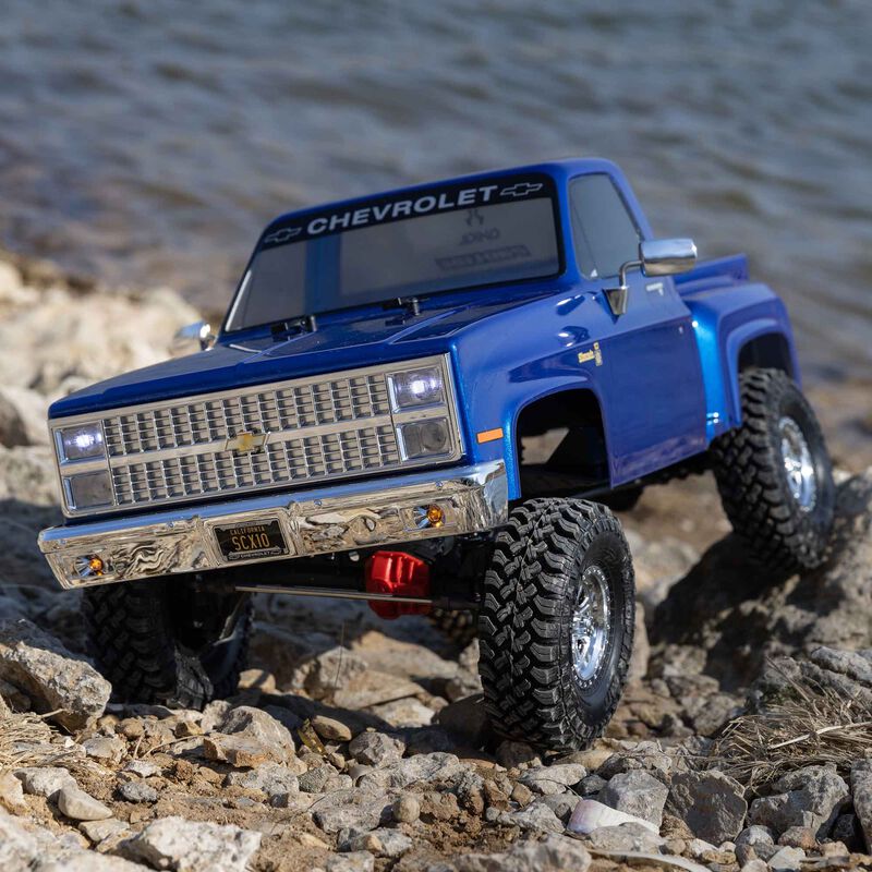 Axial 1/10 SCX10 III Base Camp 1982 Chevy K10 4X4 RTR