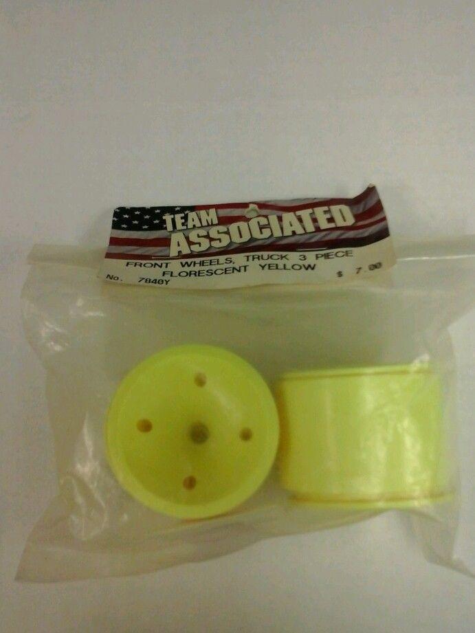 Associated 2.2 Front 2WD Truck Wheels(Yellow) 7840Y