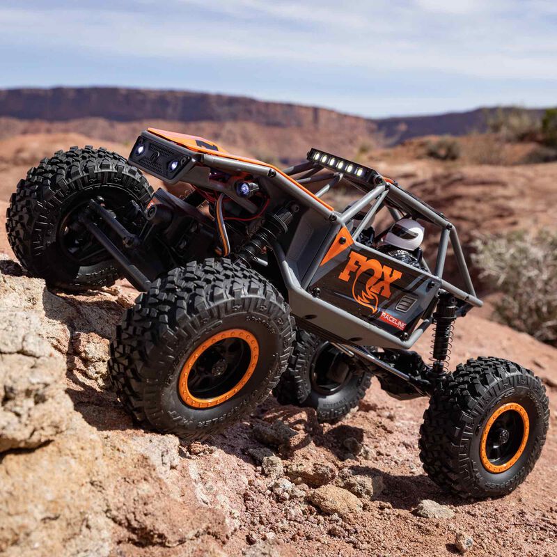 1/18 UTB18 Capra 4WD Unlimited Trail Buggy RTR, Grey - AXI01002T2