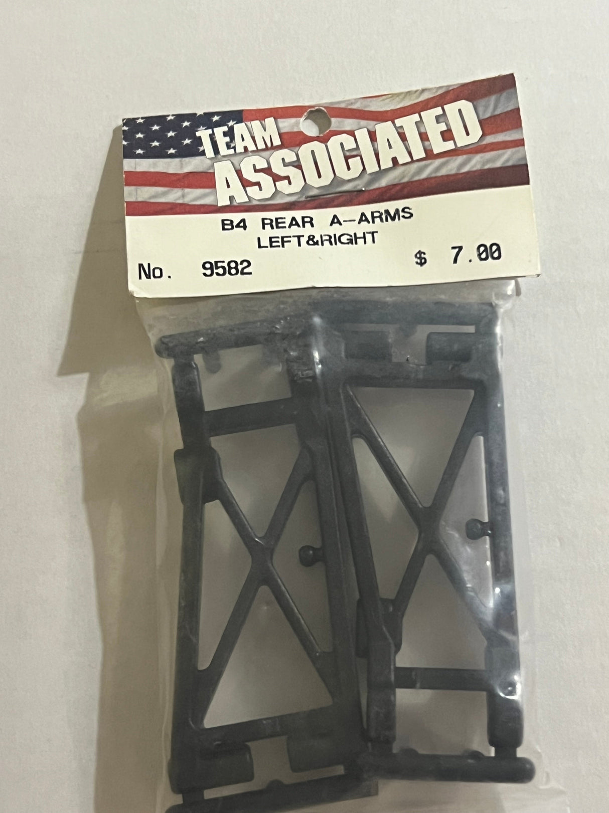 B4 REAR A-arms left & right-ASC9582