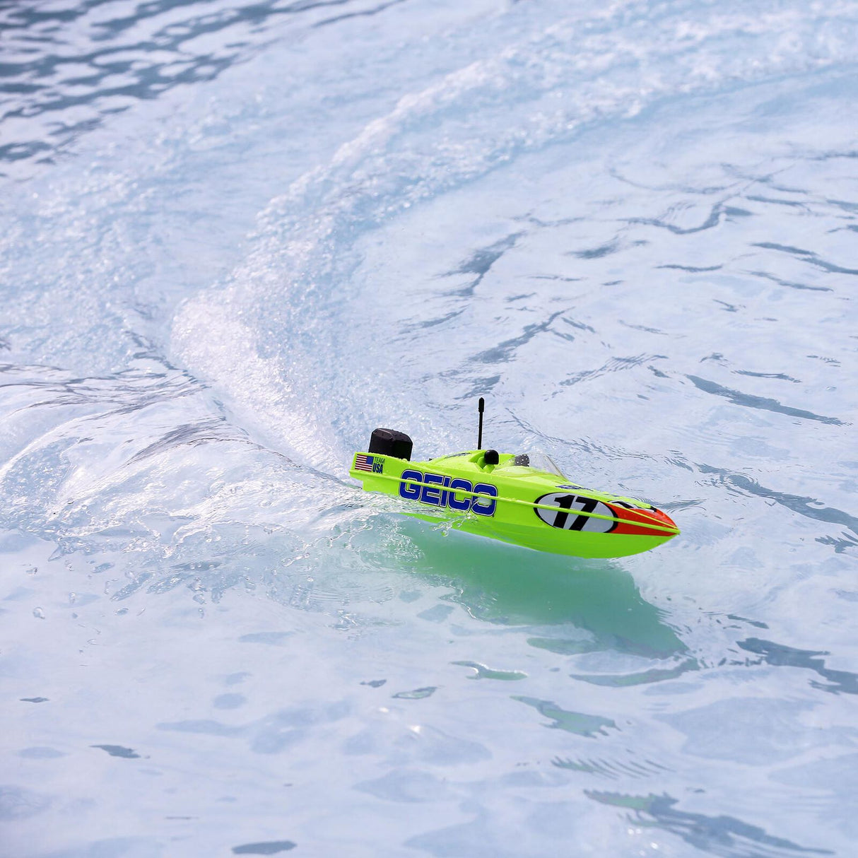 Lucas Oil 17" Power Boat Racer Self-Righting Deep-V RTR - PRB08044T2