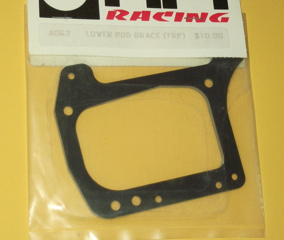 HPI RACING - A062 - LOWER POD BRACE (FRP)