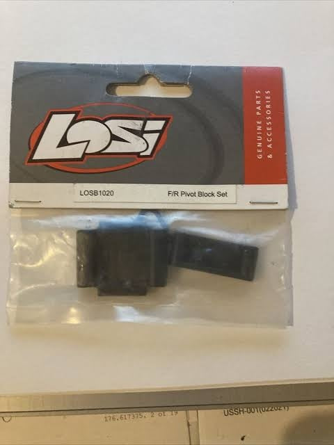 #LOSI1020 F/R Pivot Block Set