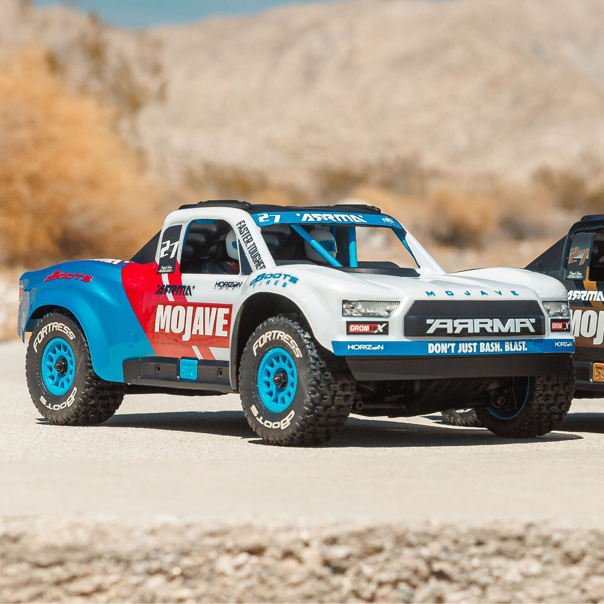 1/16 MOJAVE GROM 223S DSC 4X4 RTR Brushless Desert Truck, White (Battery & Charger Included)