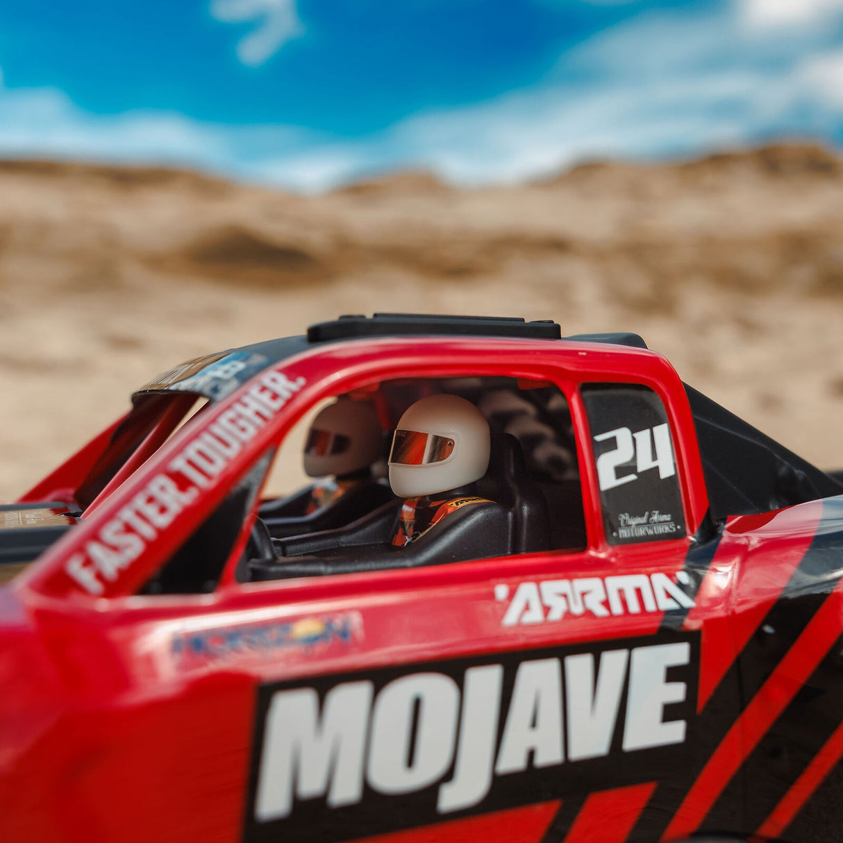1/16 MOJAVE GROM 4X4 RTR Brushed Desert Truck (Battery & Charger Included), Red/Black