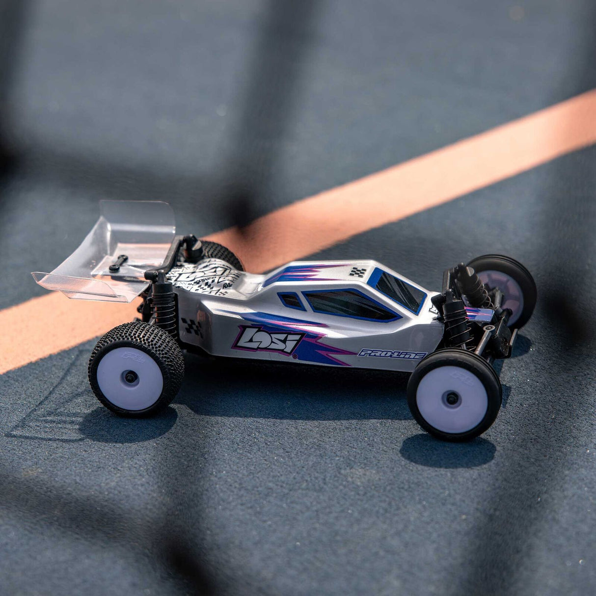 1/24 Losi Micro-B 2WD Buggy Silver RTR (Battery & Charger Included)